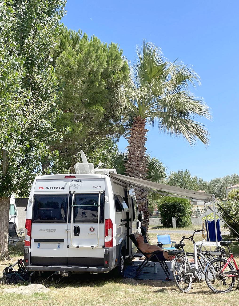 Emplacement pour tente, caravane ou camping car au camping La Mer au Cap d'Agde